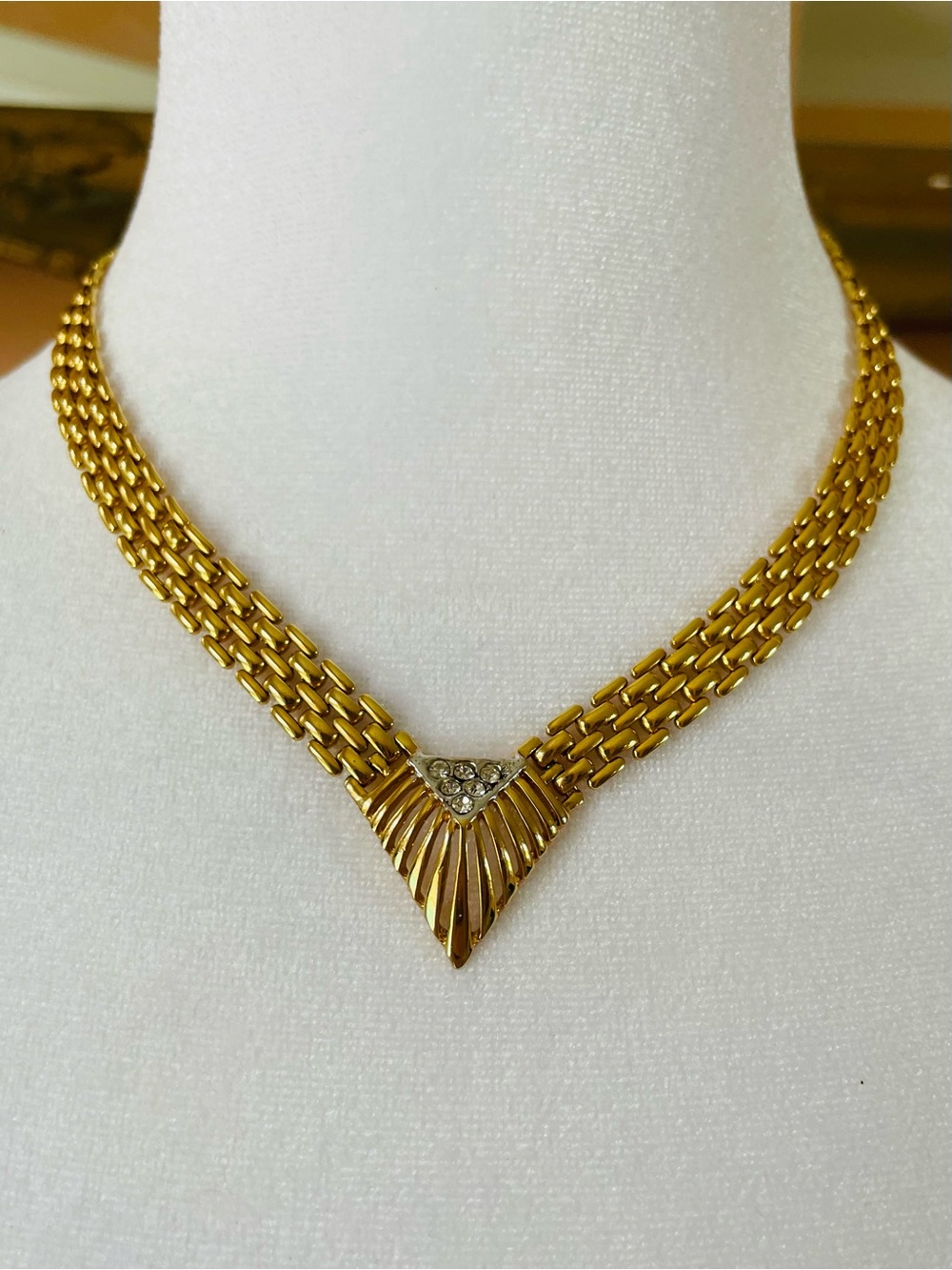 Vintage Gold Plated Crystal Accent Elegant V Choker Necklace